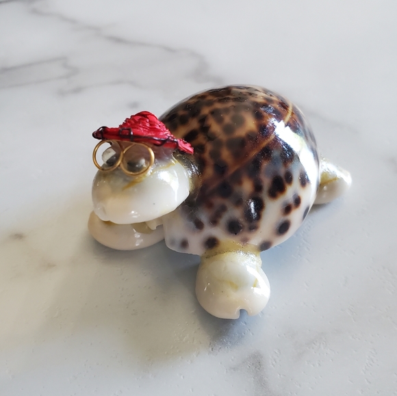 Tiny Sea Shell Turtle Figurine - Picture 12 of 14